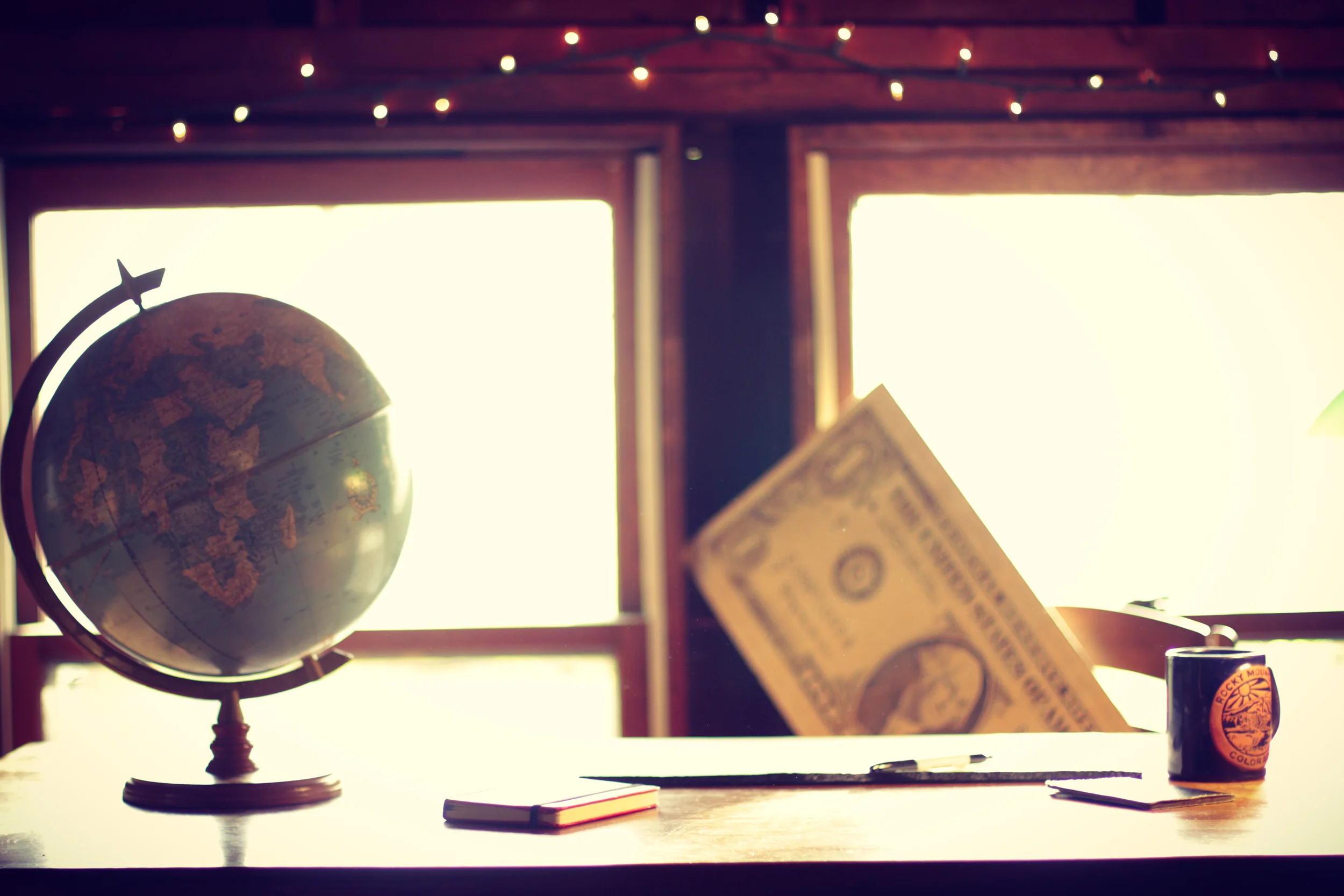 globeanddollar.jpg