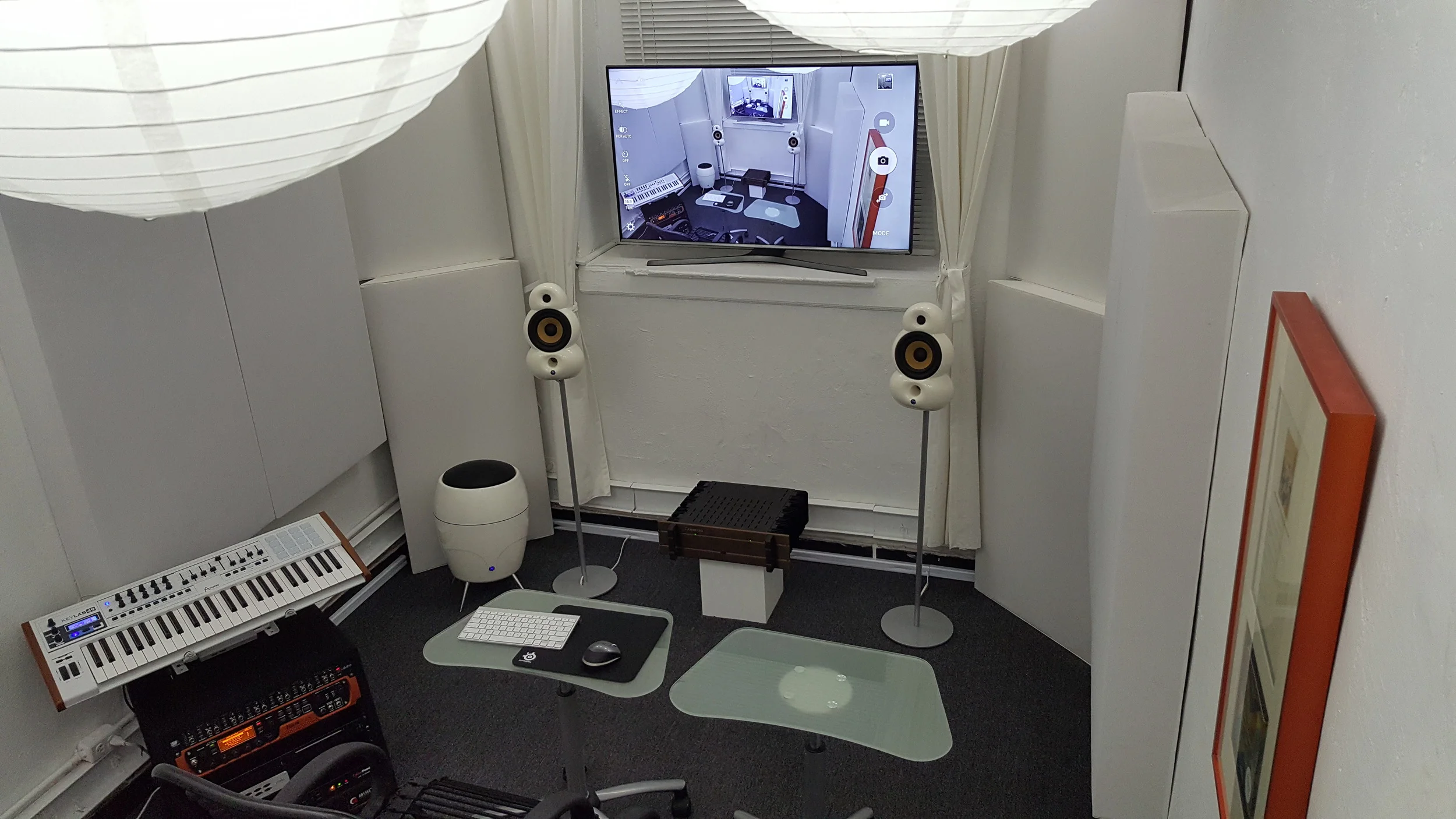 STUDIO B - PRODUCTION & WRITING ROOM