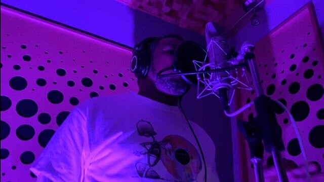 #tb @beatbutchaz_ent spitting those barz at the studio in session with @nathansweeney3 🔥 🔥 🔥 🔥 🔥 🔥 🔥 🔥 ⠀
.⠀
.⠀
.⠀
.⠀
.⠀
.⠀
.⠀
.⠀
.⠀
.⠀
.⠀
#musicworksnyc #luxury #nyc #productionstudio #singersongwriter #nyccreators #findyoursound