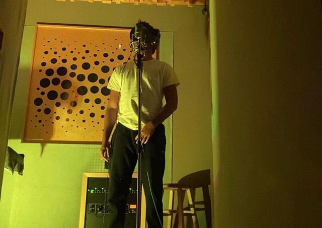 #tb to Eme Kalu (@emeezyonthetrack) in session (earlier this year)! Go check out his EP- Alien out on all streaming platforms!⠀
.⠀
.⠀
.⠀
.⠀
.⠀
.⠀
.⠀
#musicworksnyc #luxury #nyc #productionstudio #singersongwriter #nyccreators #findyoursound