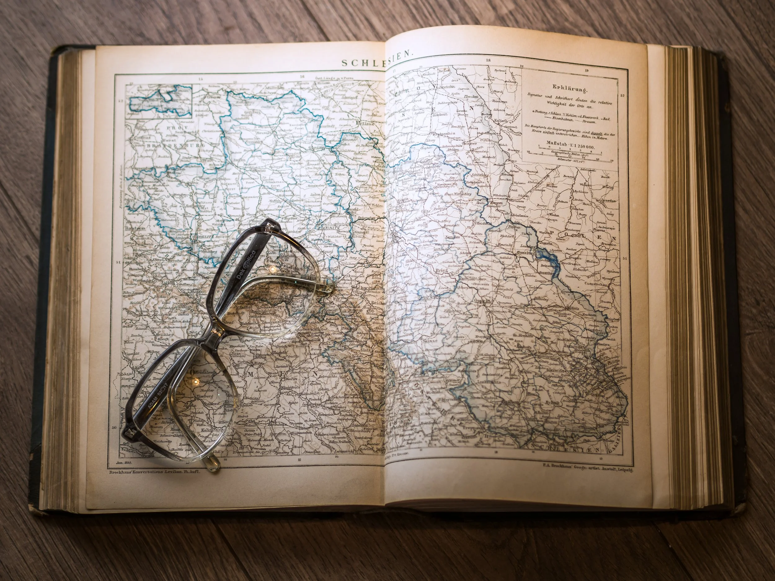 knowledge-book-library-glasses-159757.jpeg