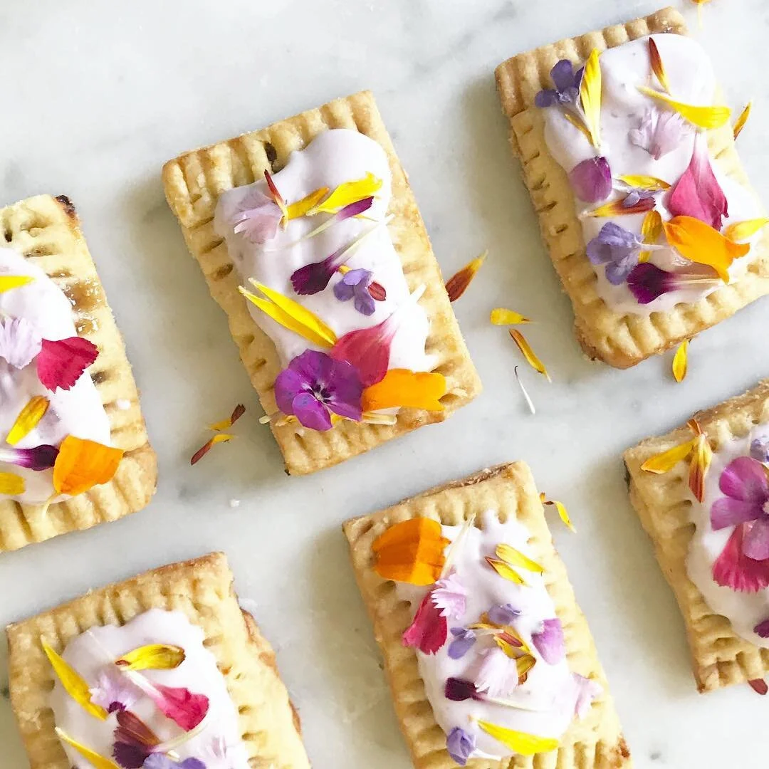 Homemade poptarts with fresh figs on @hbfit stories tonight - go check it out ❤️❤️❤️ | #brunchpants