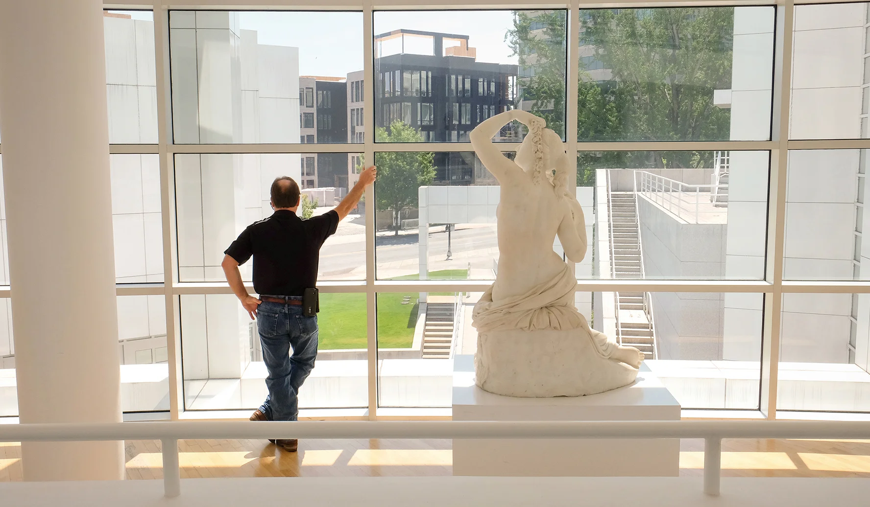 High Museum - Statue Man, Atlanta