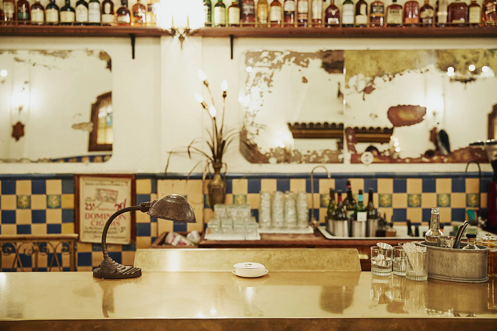 Li_Sylvie_Taverne_Dominion_05.jpg