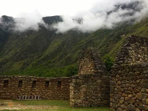 Chachababamba ruins on the Inca Trail 