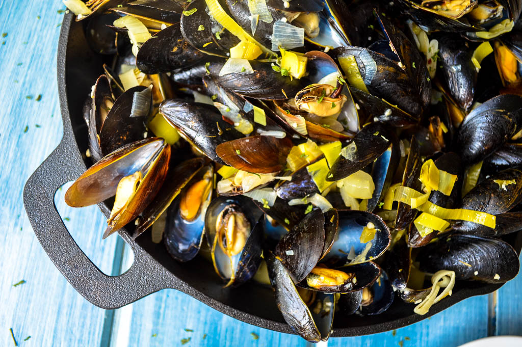 BELGIUM'S NATIONAL DISH: MOULES FRITES RECIPE
