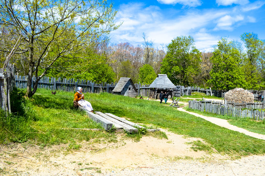 EXPLORING THE LIVING HISTORY EXHIBIT OF THE PILGRIMS AT PLIMOTH PLANTATION