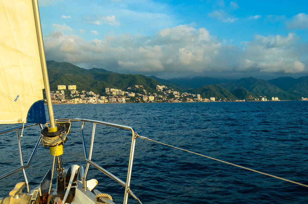 THINGS TO DO IN PUERTO VALLARTA MEXICO: SUNSET SAILING
