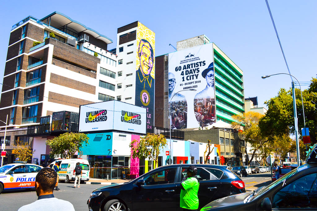 A busy Saturday morning in Jo'Burg