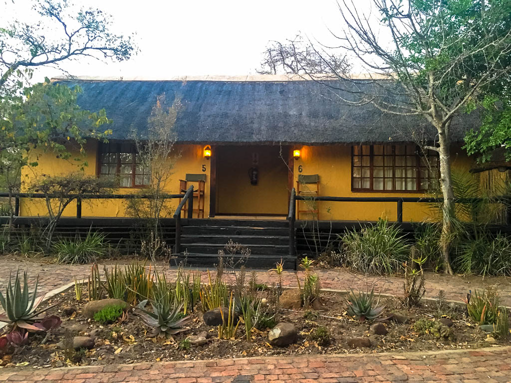 INTREPID TRAVEL KRUGER PARK LODGE EXPERIENCE REVIEW: ACCOMODATION, THORNHILL