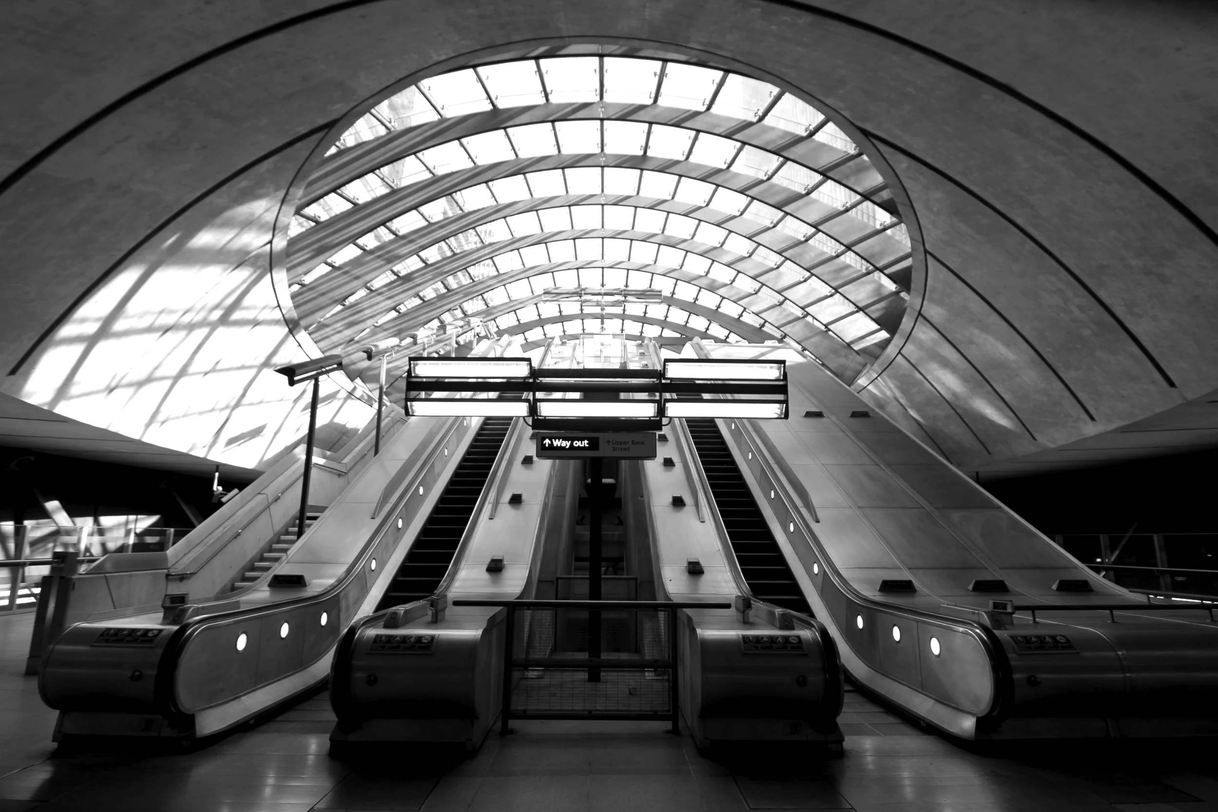 canary wharf tube station