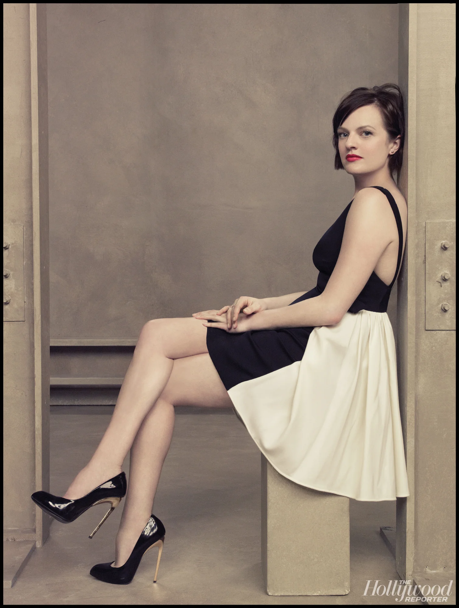 THR DRAMA ACTRESSES 2013 - E MOSS.jpg