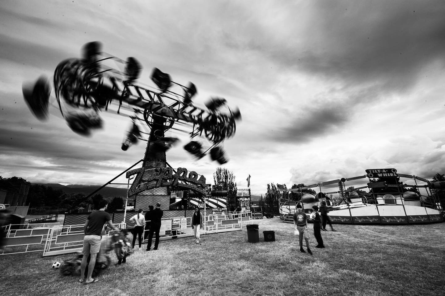 Trimble Park Fiesta, #Vancouver #britishcolumbia

Nikon Z6, 14-30 S @ 15mm
1/4s, f/22

#faire 
#professionalphotographer  #stanford #blackandwhite  #eventphotography #headshots #professional #portraits #california #wedding #bayarea #weddingphotograph