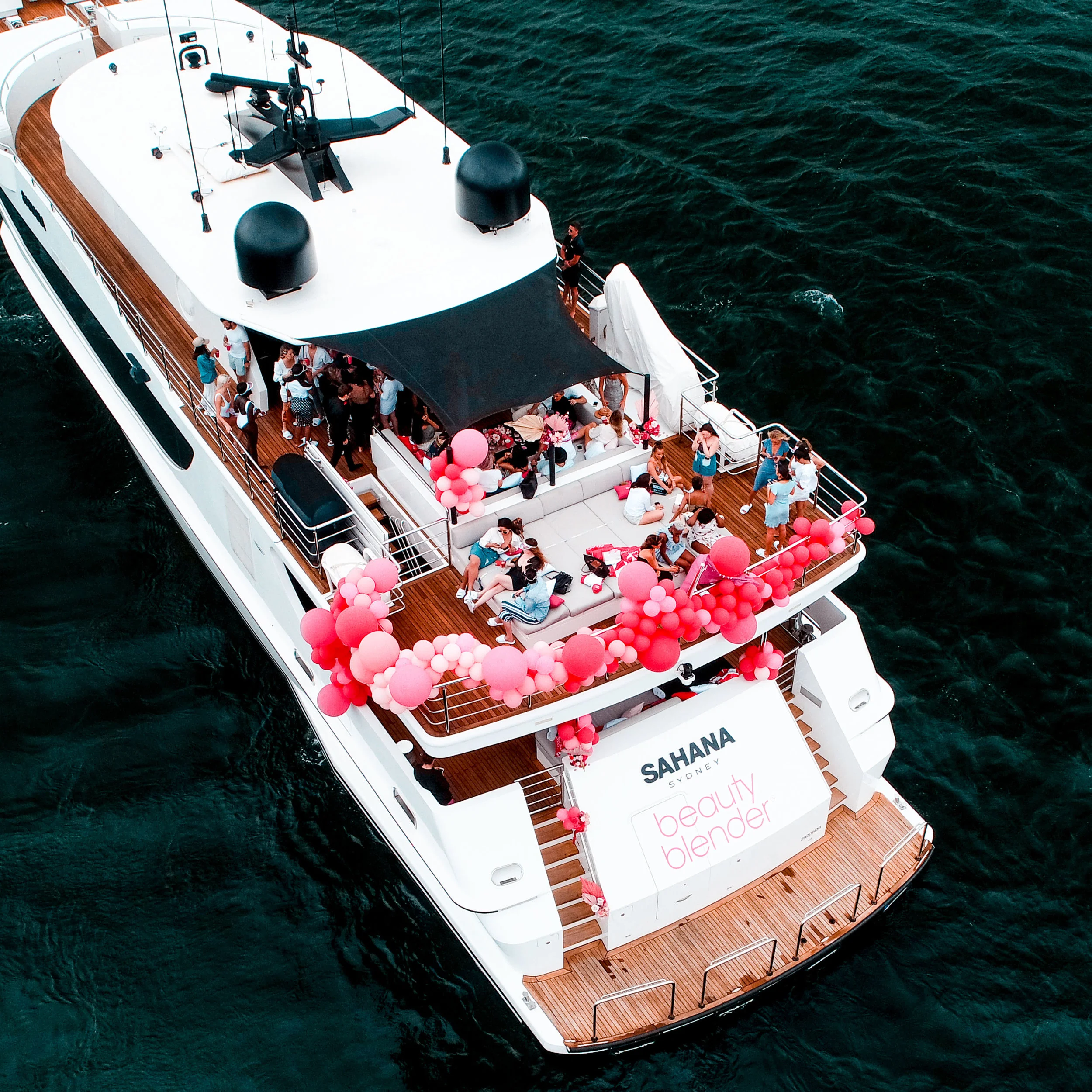 20190119beautyblender BOUNCE Event-SAHANAH Yacht - photo Ken Butti(0006).jpg