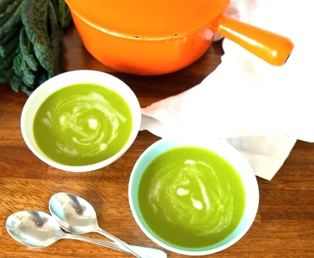 Cauli cavolo coco soup - served.jpg