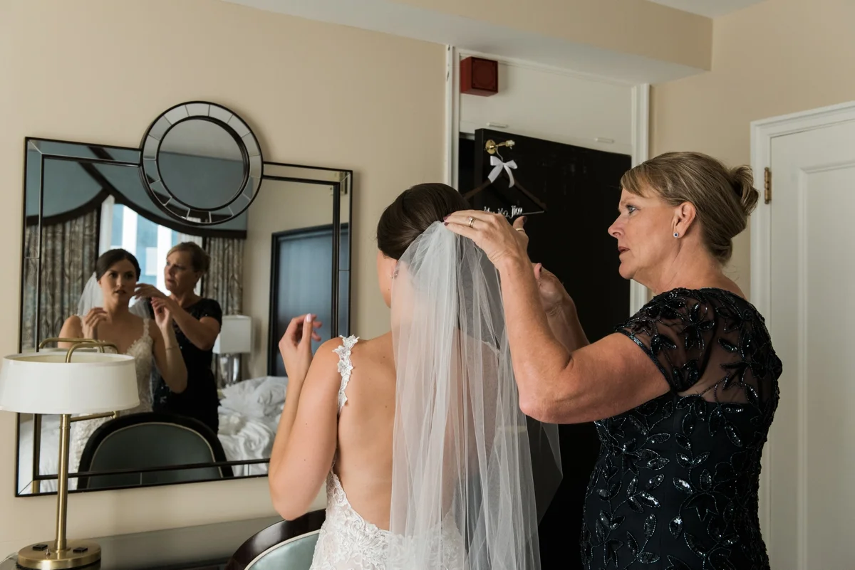 Art Institute of Chicago Wedding Photography | White Quill Creative