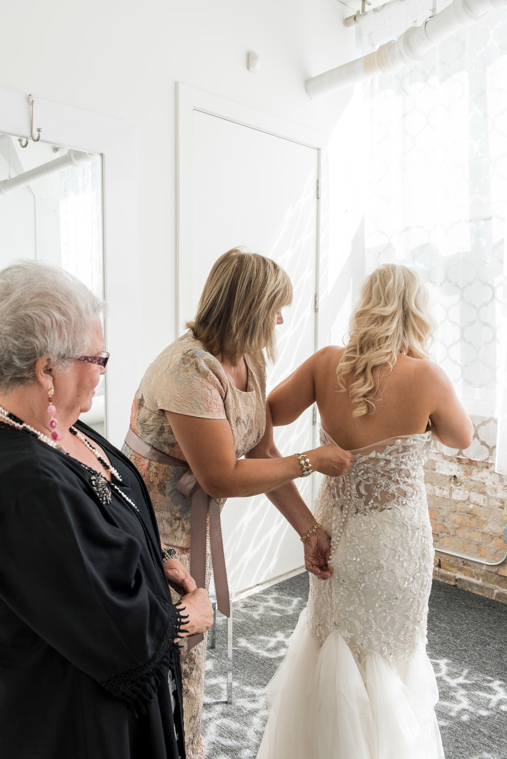 Room 1520 Chicago Wedding - Bridal Suite