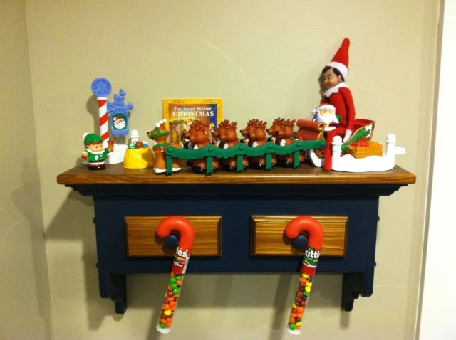 Elf on the Shelf: Day 17, 2012