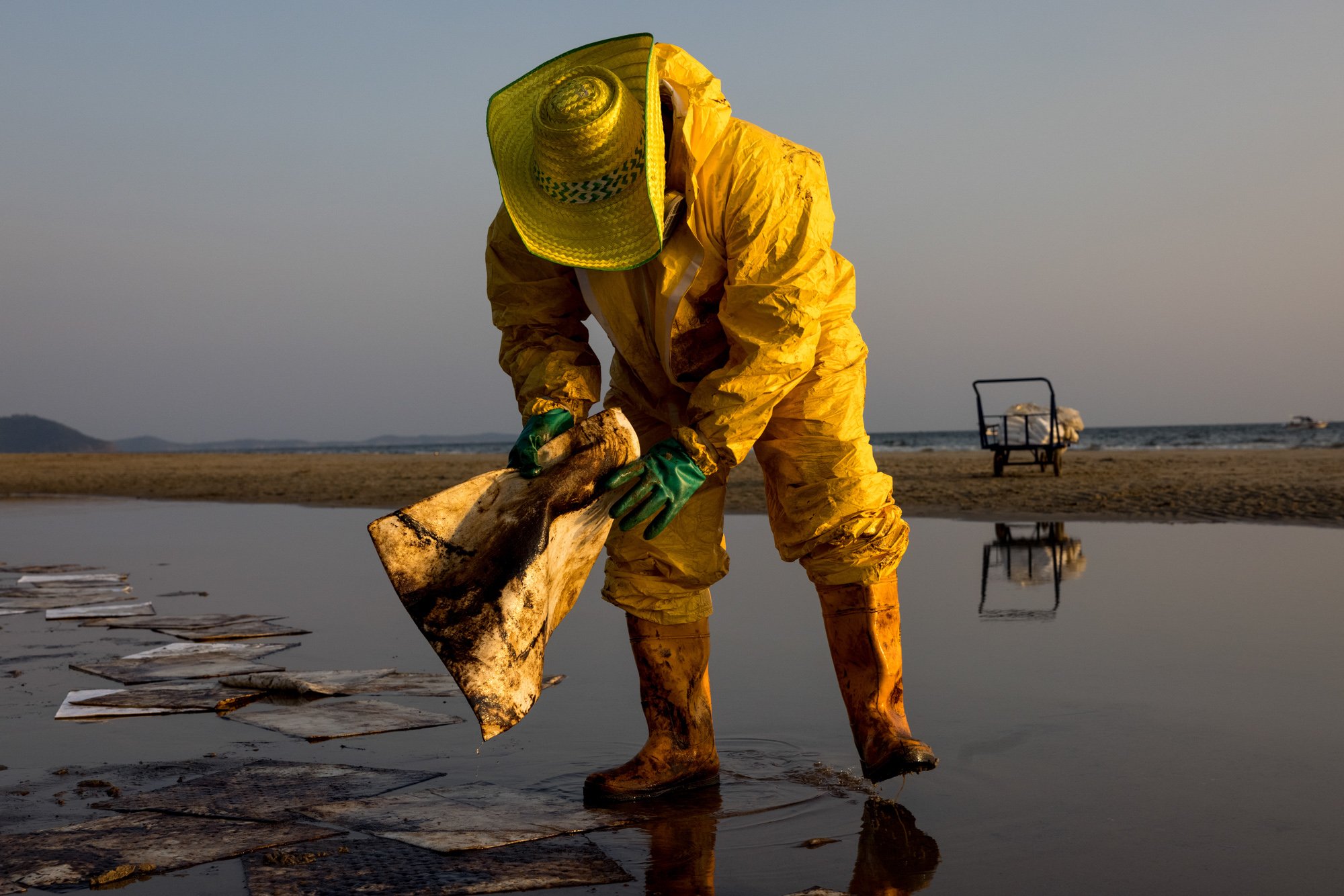  Oil spill, Rayong 
