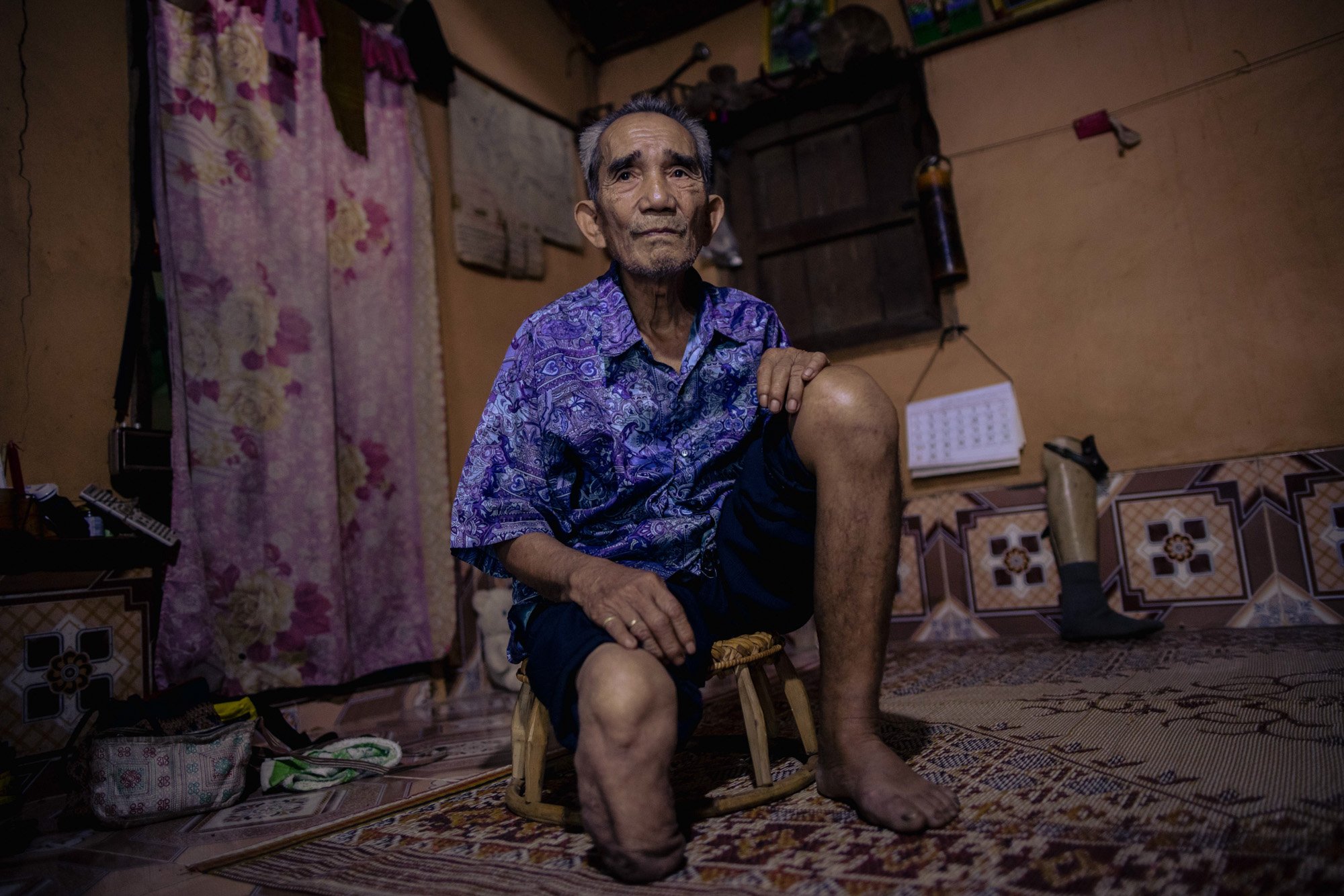  Khamsone Laomany collided with an UXO in 1970 lost his leg as a result of his injuries. 