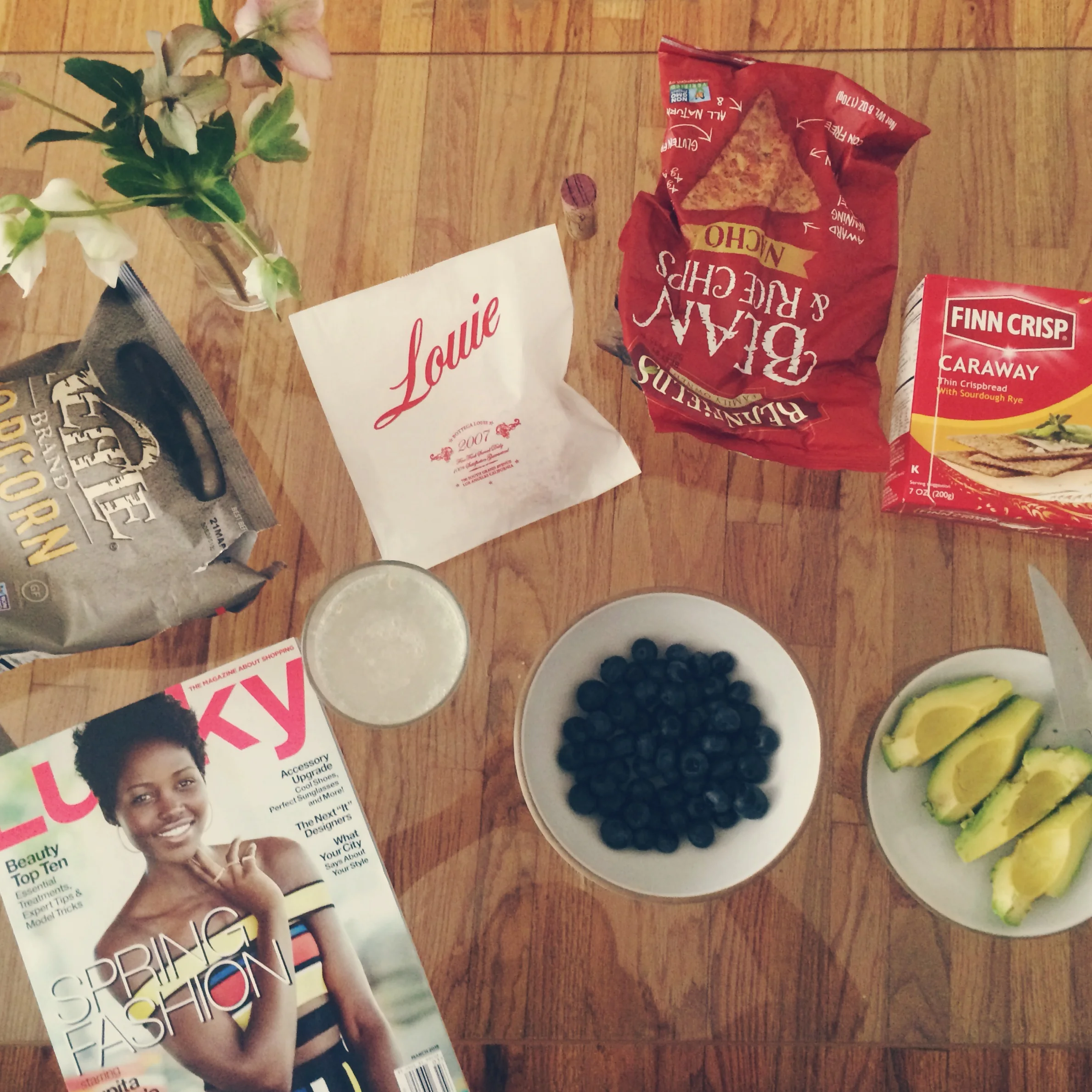 #dayafter #recuperating #tryingoutnewsnacks #notasgoodastheoldones #feelinglucky #iheartevachen #blueberries #avocado #finncrisp #beignetfrombottegalouie #mineralwaterwithfreshsqueezedlemon #redwinecorkfromlastnight #heathceramics #helleboresisavedformyself #ohyeahthatsmyreflectiontakingaphotofromabove #lol #blessed