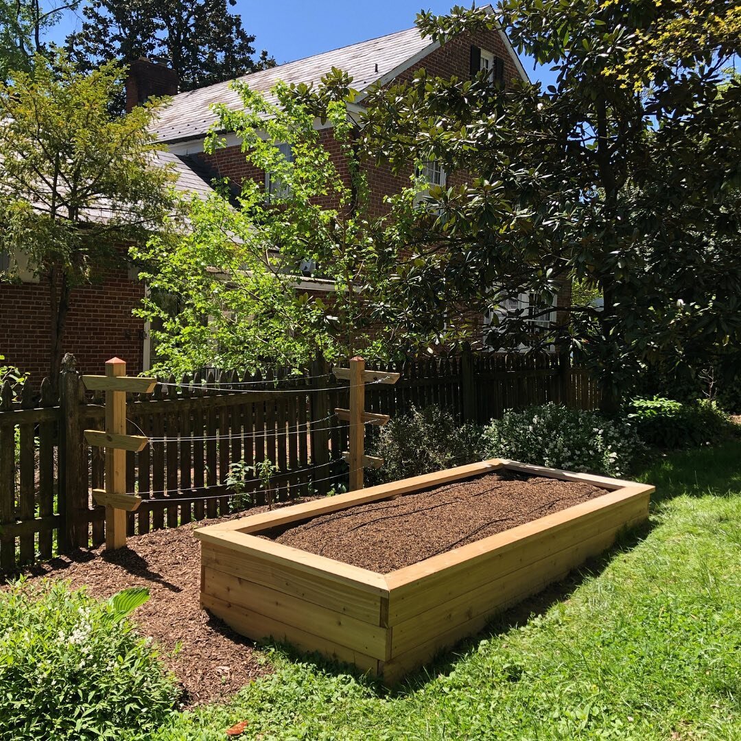 ✨ WE'RE HIRING✨

Edible Eden is seeking a Sustainable Installations Manager. This key leadership role is responsible for designing and installing our built products, including cedar raised garden beds, custom framed trellises, deer enclosures, and ot