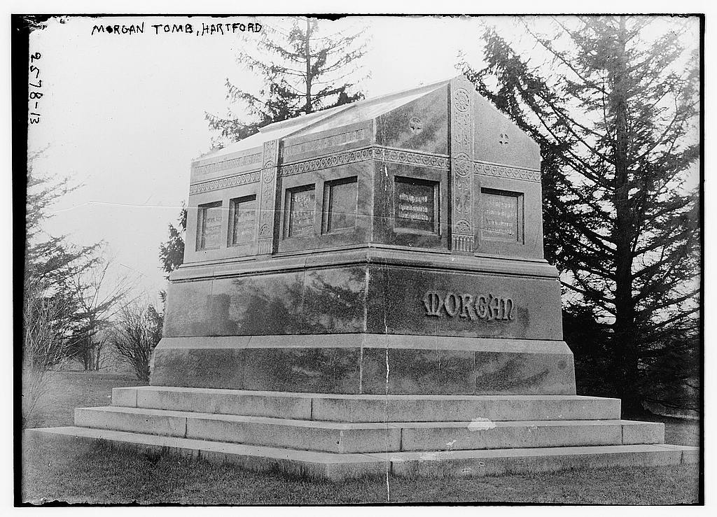 tomb in hartfolrd.jpg