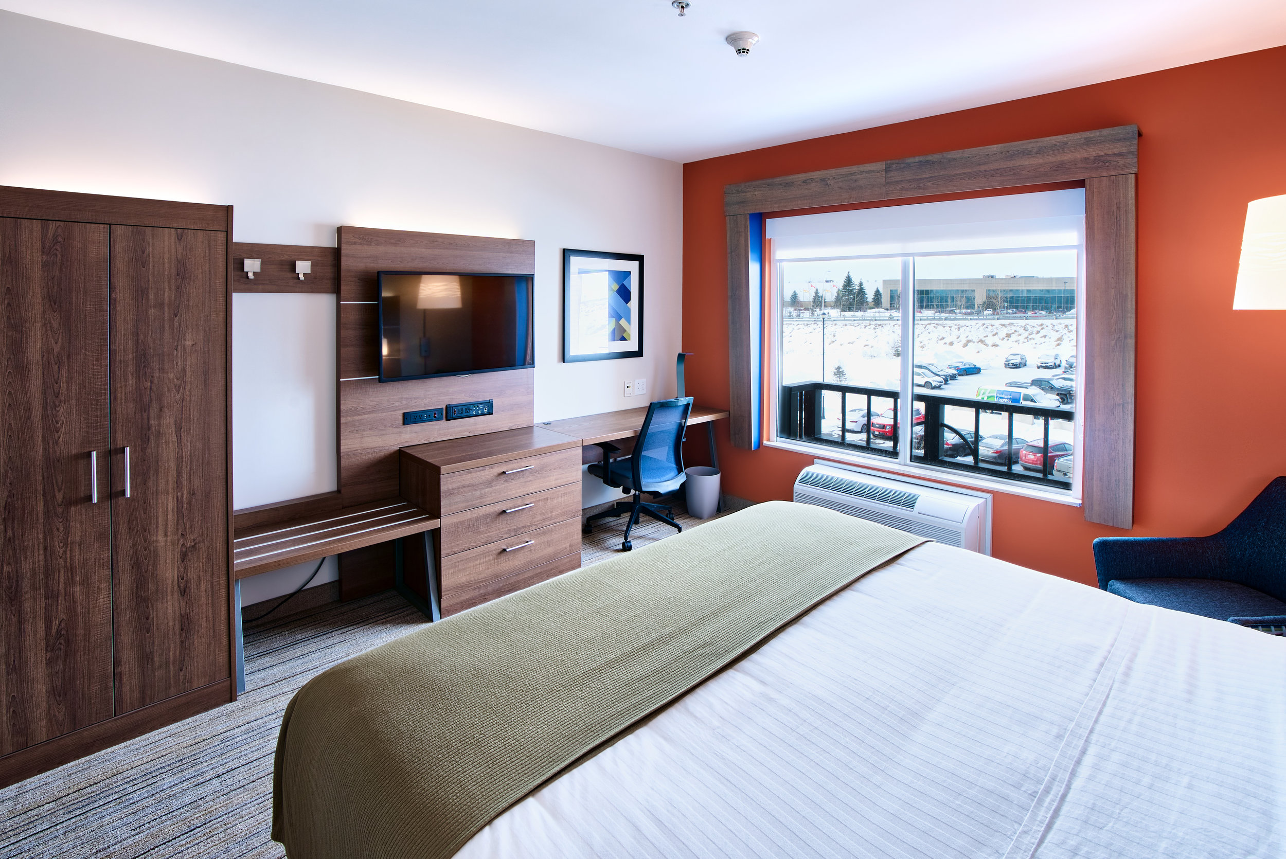 Holiday Inn Express - Room 1 B.jpg