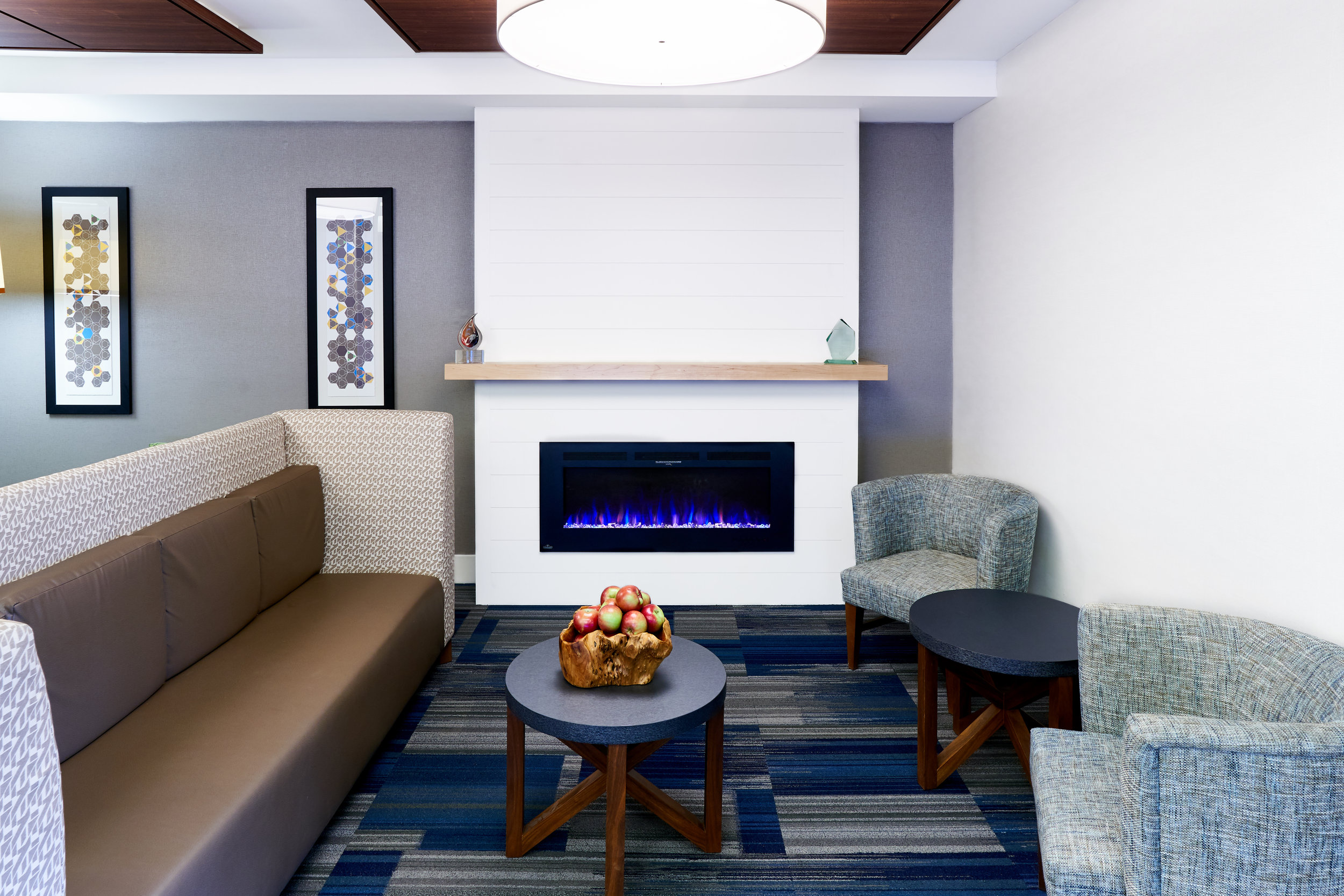 Holiday Inn Express - Fireplace 2.jpg