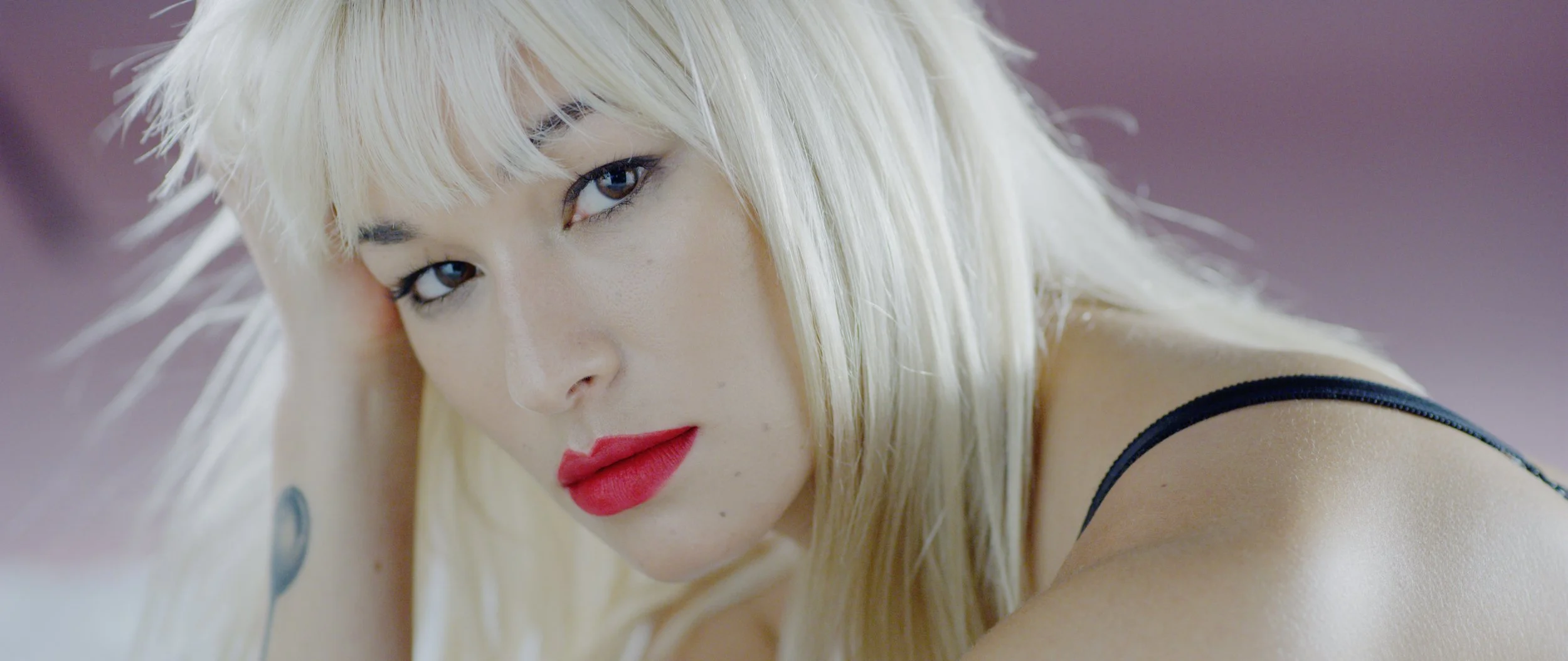 Angels & Airwaves - Kiss & Tell (Official Music Video)