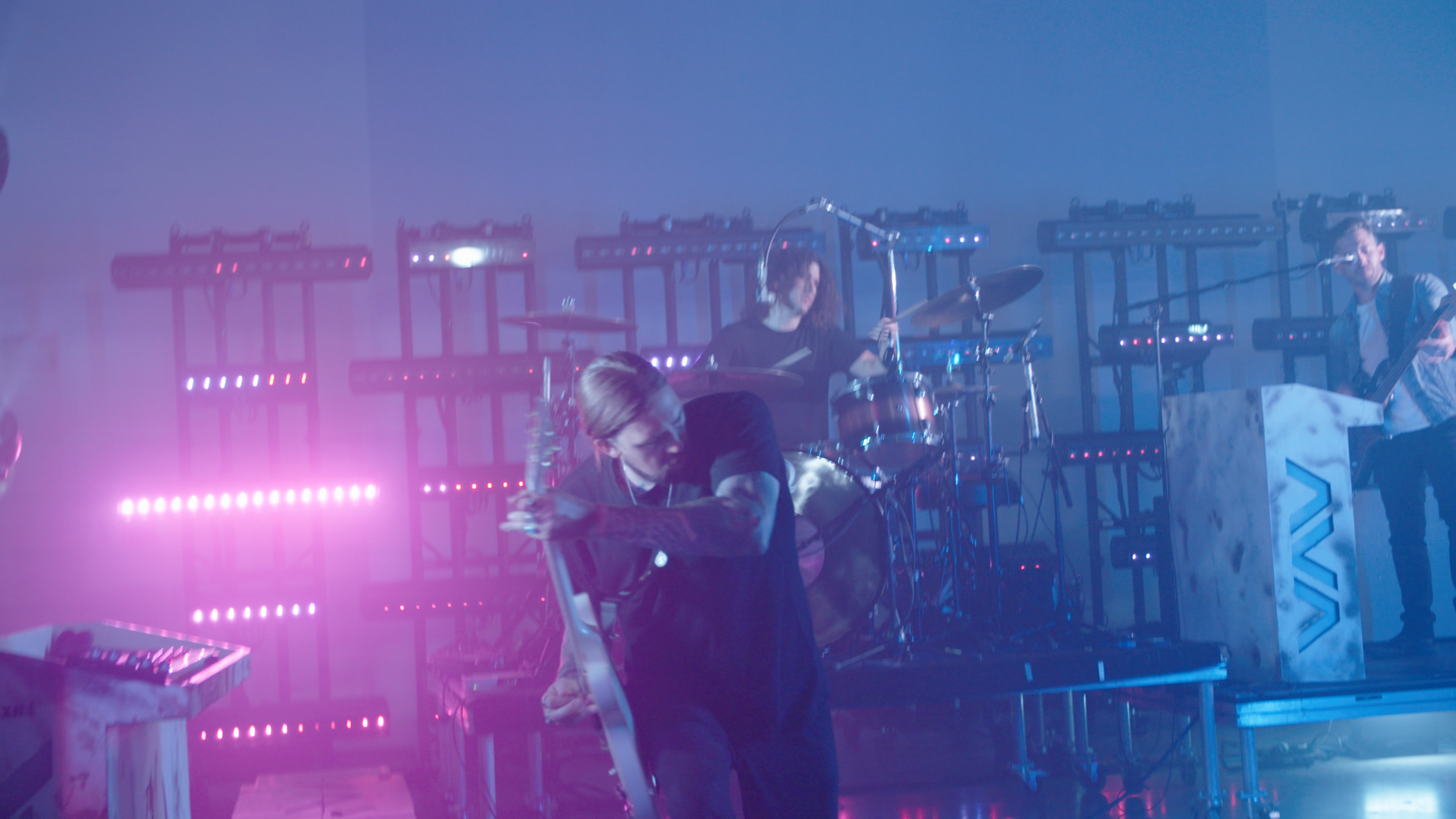 kt_bts_still_10.png