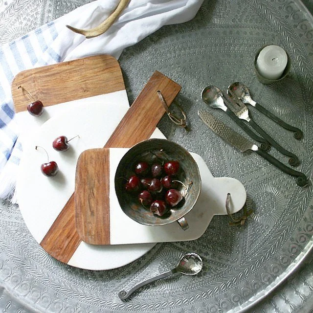 Paint Dipped Cutting Boards (www.casasugar.com)