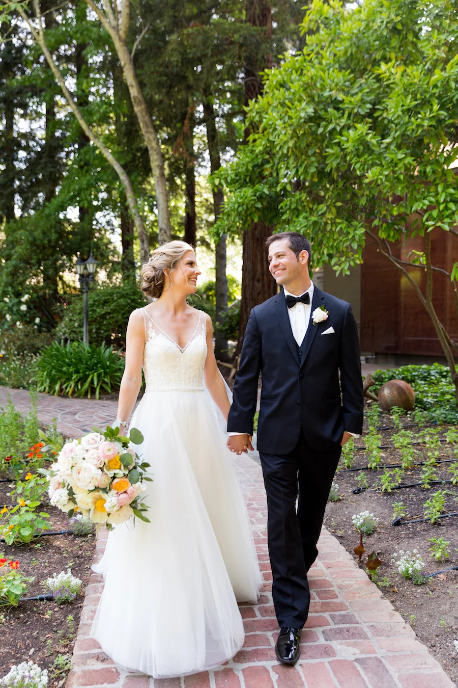 Chic and Organic Outdoor Wedding at Harvest Inn17.jpg