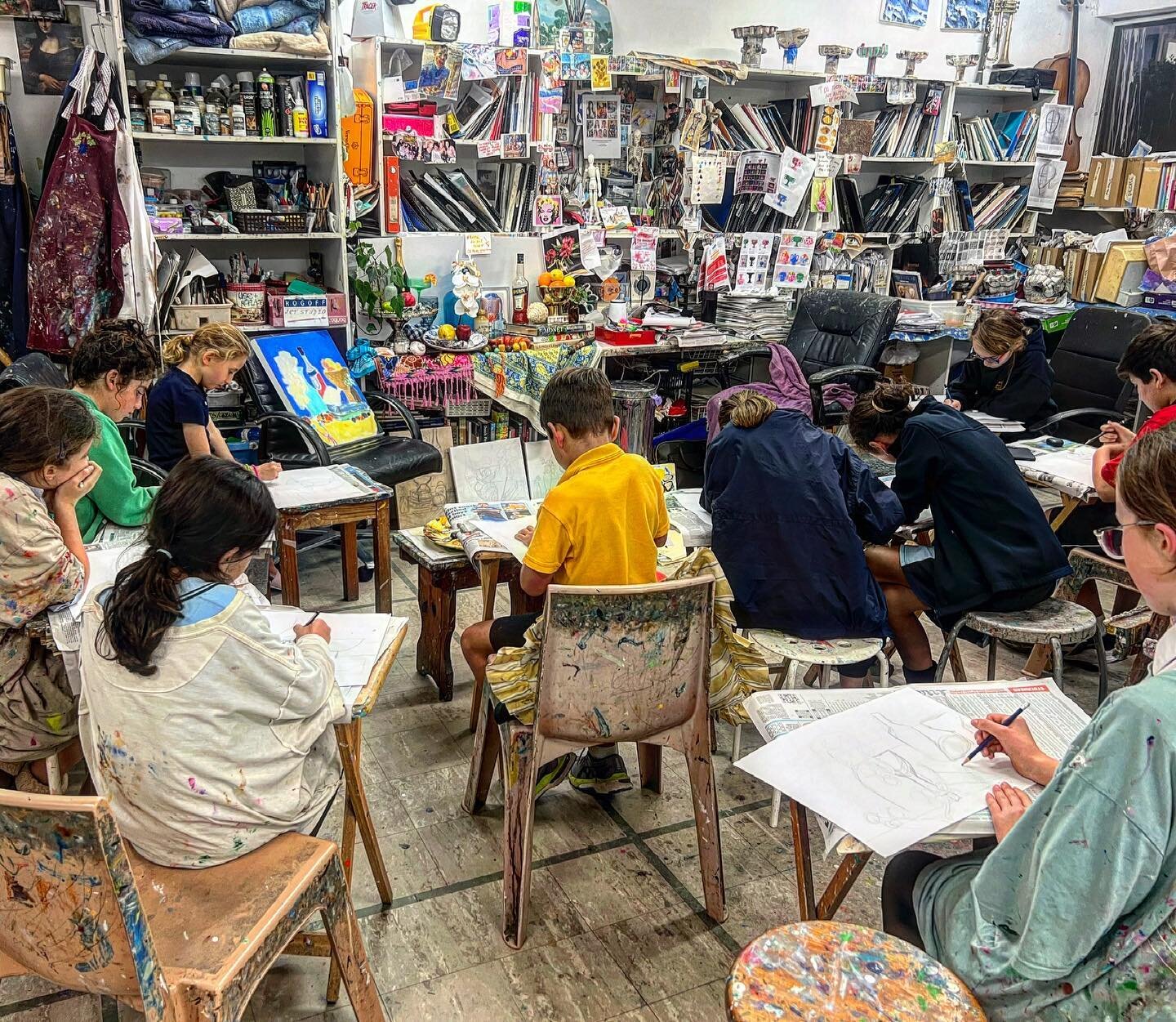 In action, still life painting. #stilllife #artclass #artstudio #kidsartclass #kidsaxtivities #kidslearning