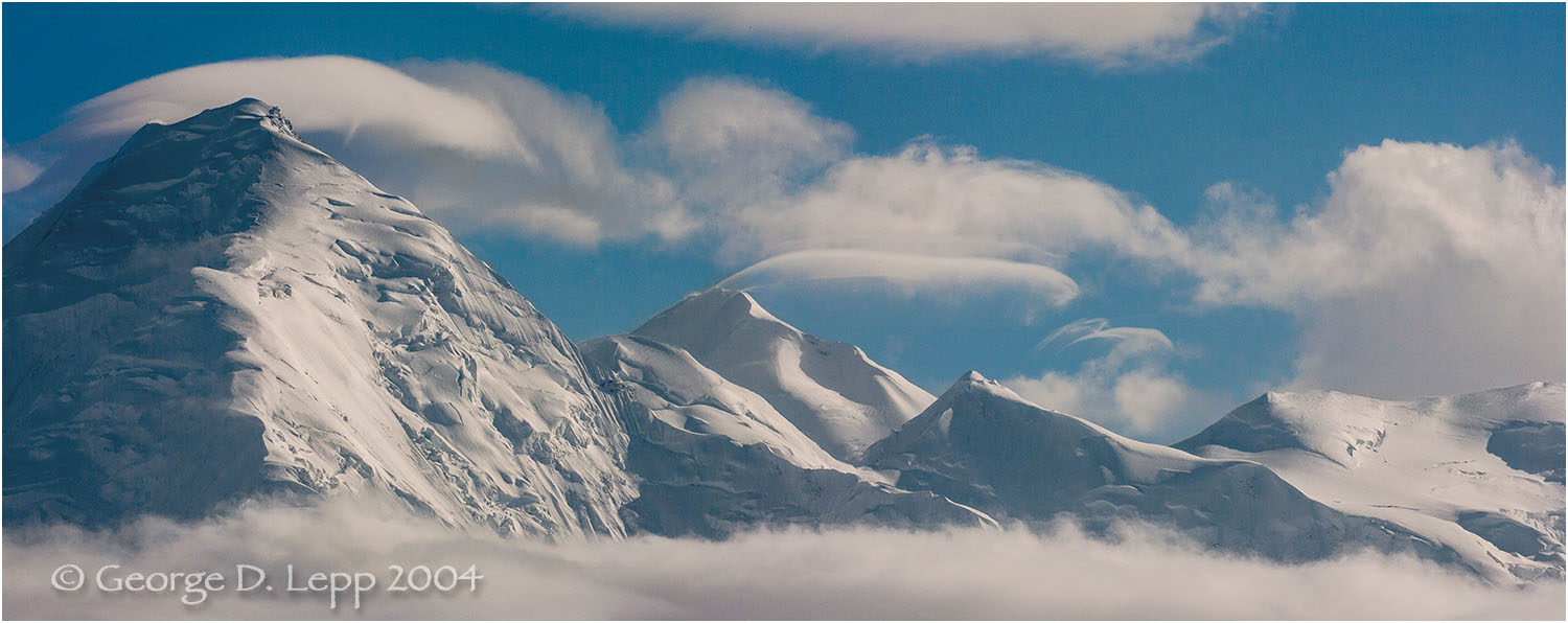 The Alaska Range in Denali NP. © George D. Lepp 2004 L-AK-DE-0026