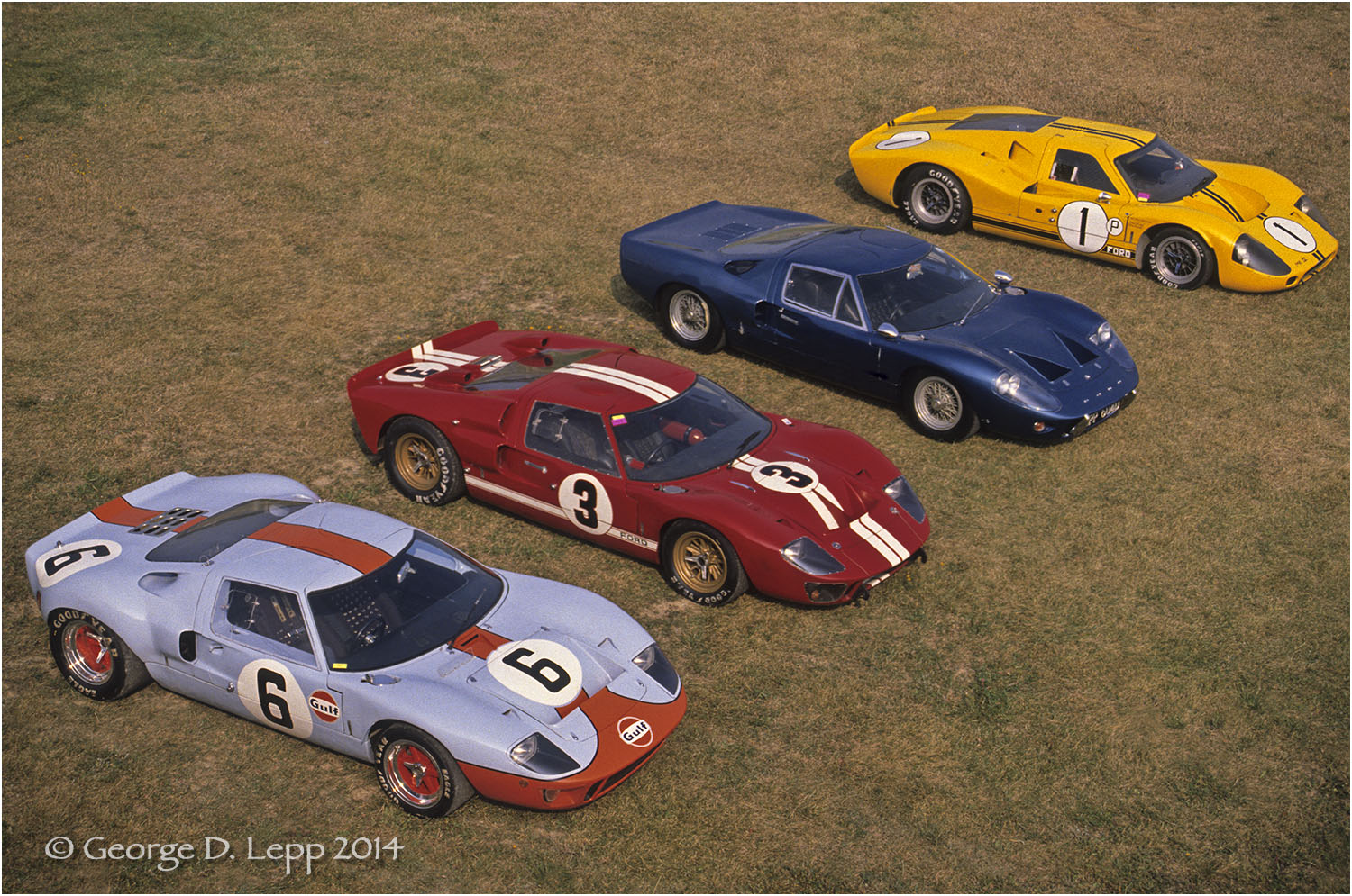 Ford GT40, Watkins Glen, Vintage Racing. © George D. Lepp 2014 T-RA-VI-0002