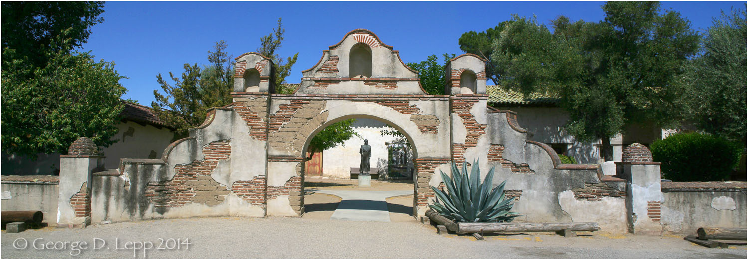 Mission San Miguel Arcangel, CA. © George D. Lepp 2014 LC-CC-CG-0005