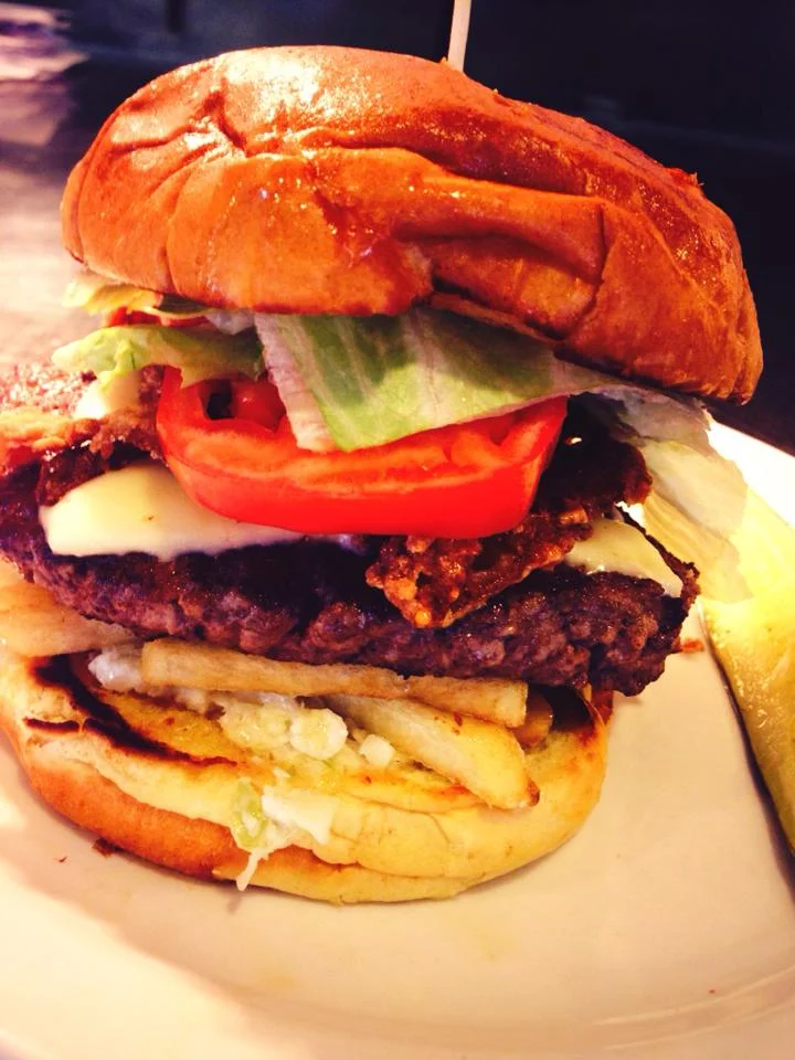 Nikos Burger.jpg
