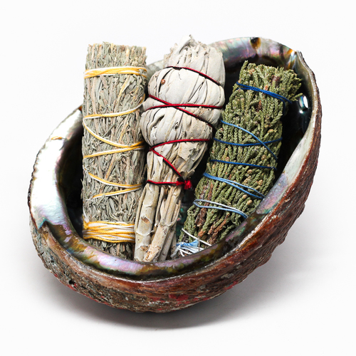 Good Vibrations: herbal smudge trio set to cleanse and purify home/ work environments. Available HERE