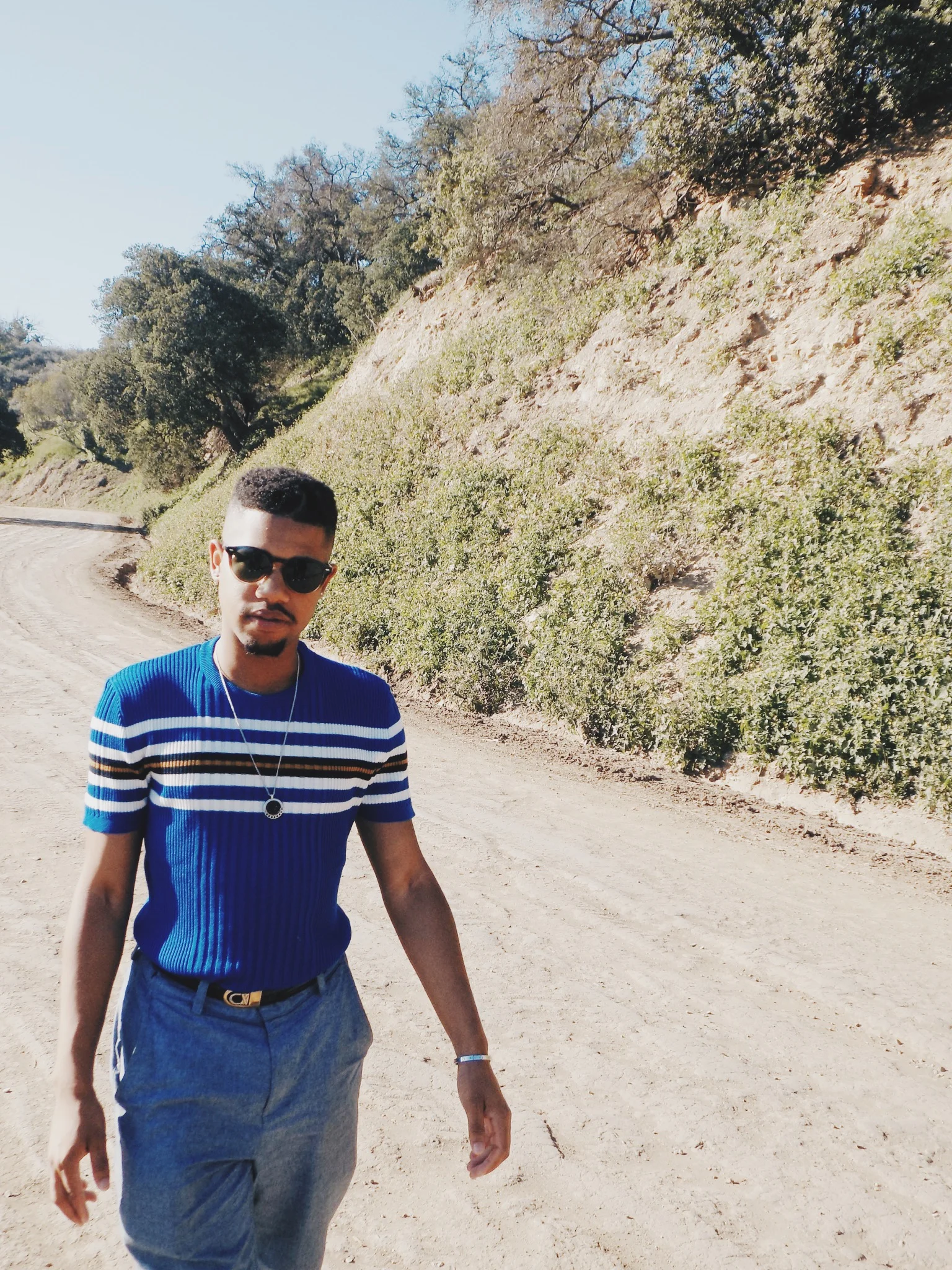 Shirt: ZARA | Pants: AMERICAN APPAREL | Belt: RALPH LAUREN | Shoes: TOPMAN | Sunglasses & Necklace: TOPMAN
