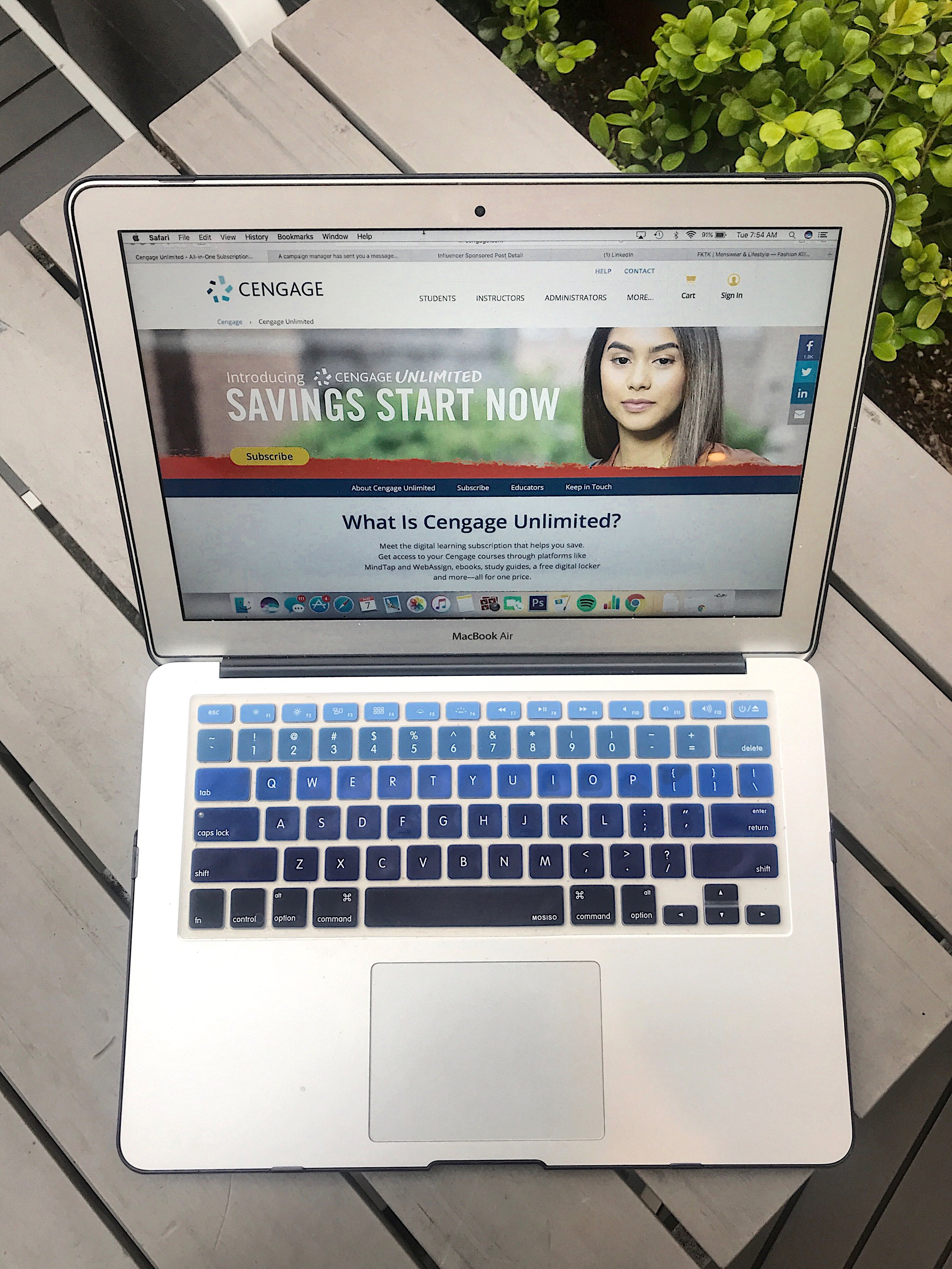 Listen Up College Students: Cengage Unlimited is Here To Keep Your Budget on Track