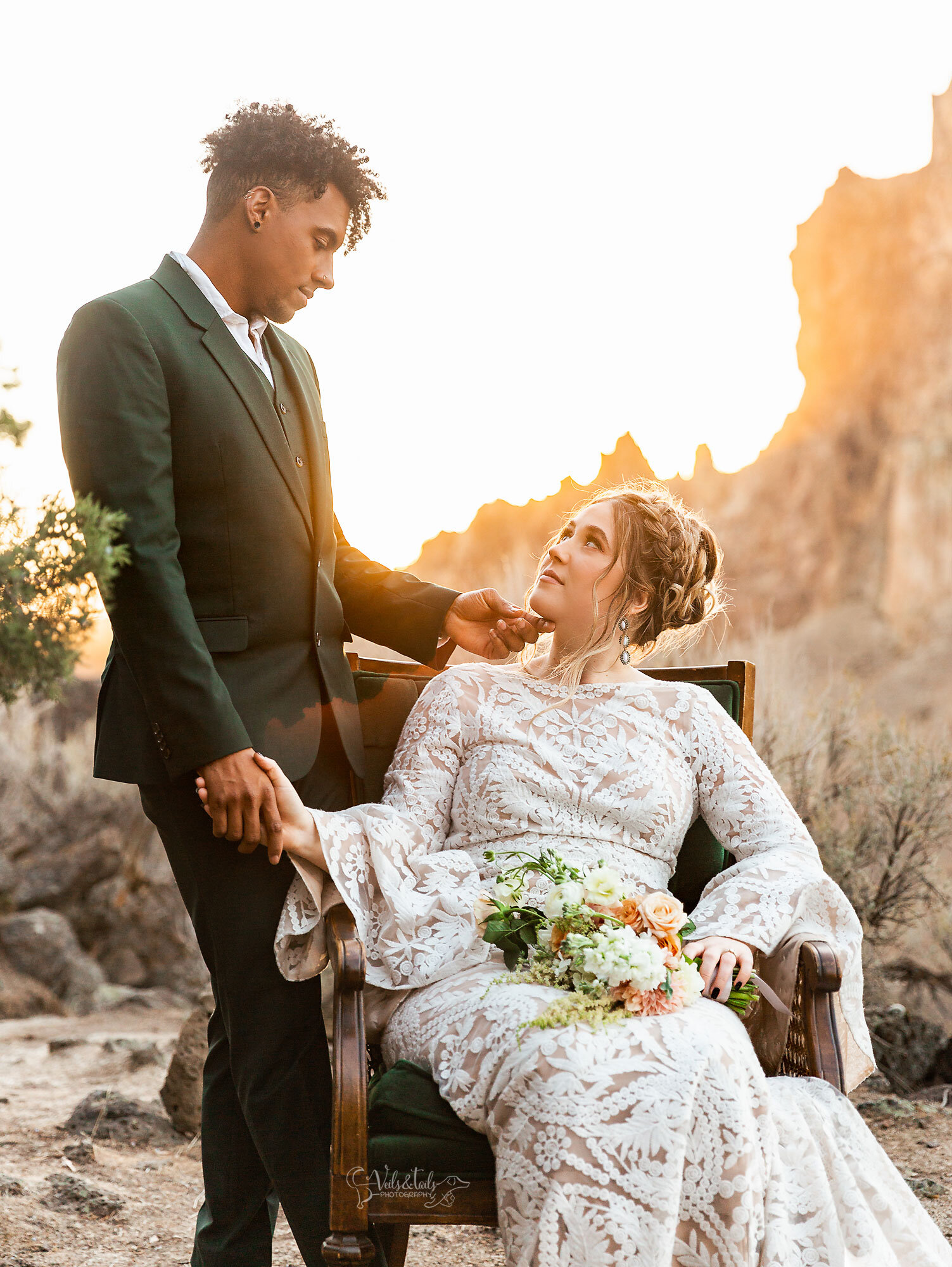 boho wedding elopement at Smith Rock, Oregon by Veils &amp; Tails Photography