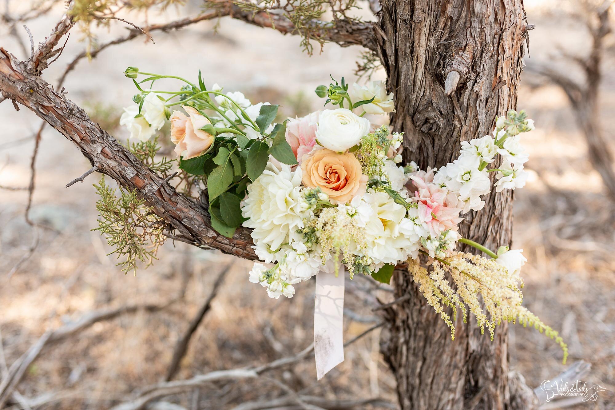 foraged florals in Bend, Oregon elopement photographer