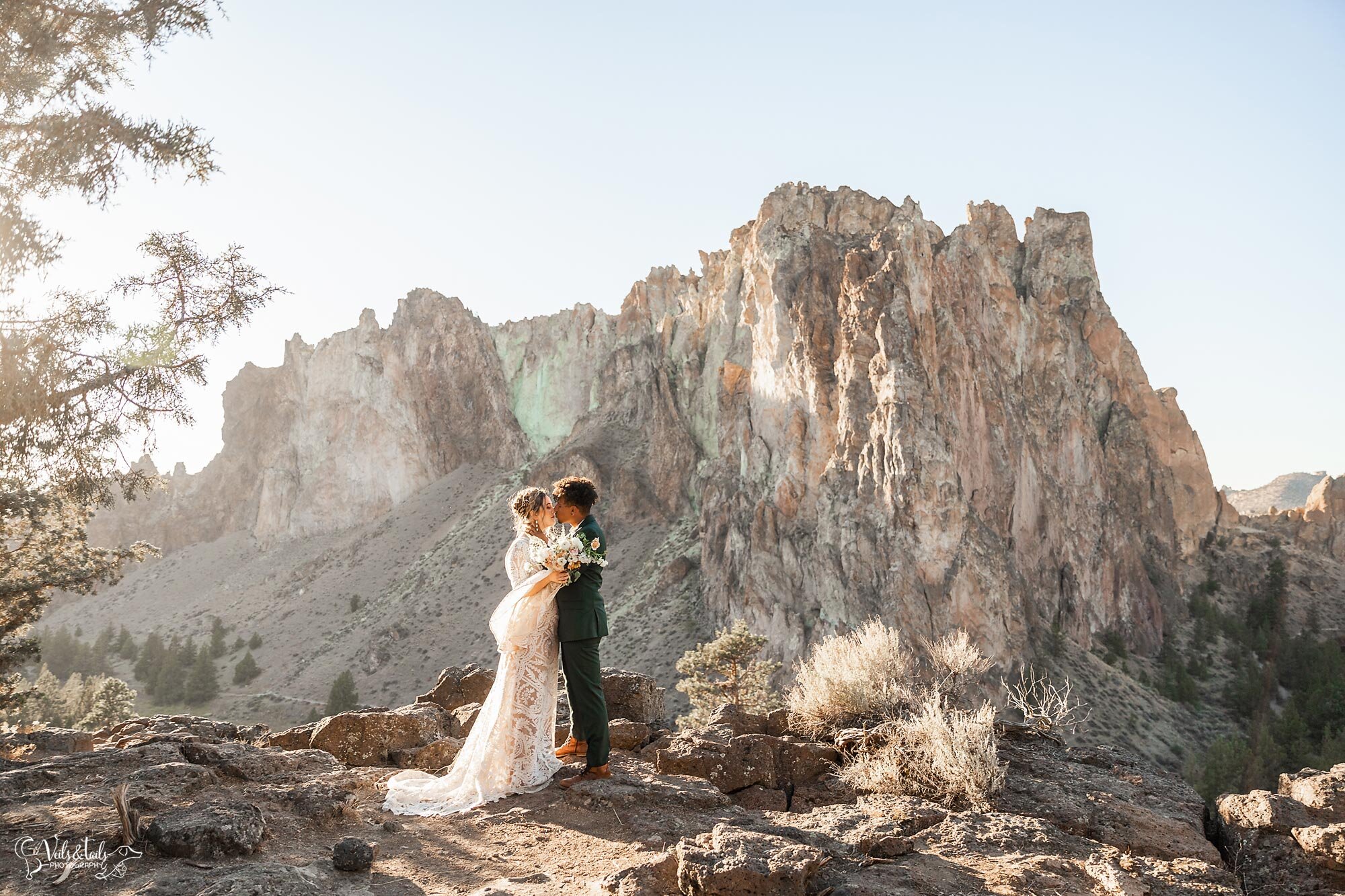 high desert elopement photography, Smith Rock, Bend, Oregon