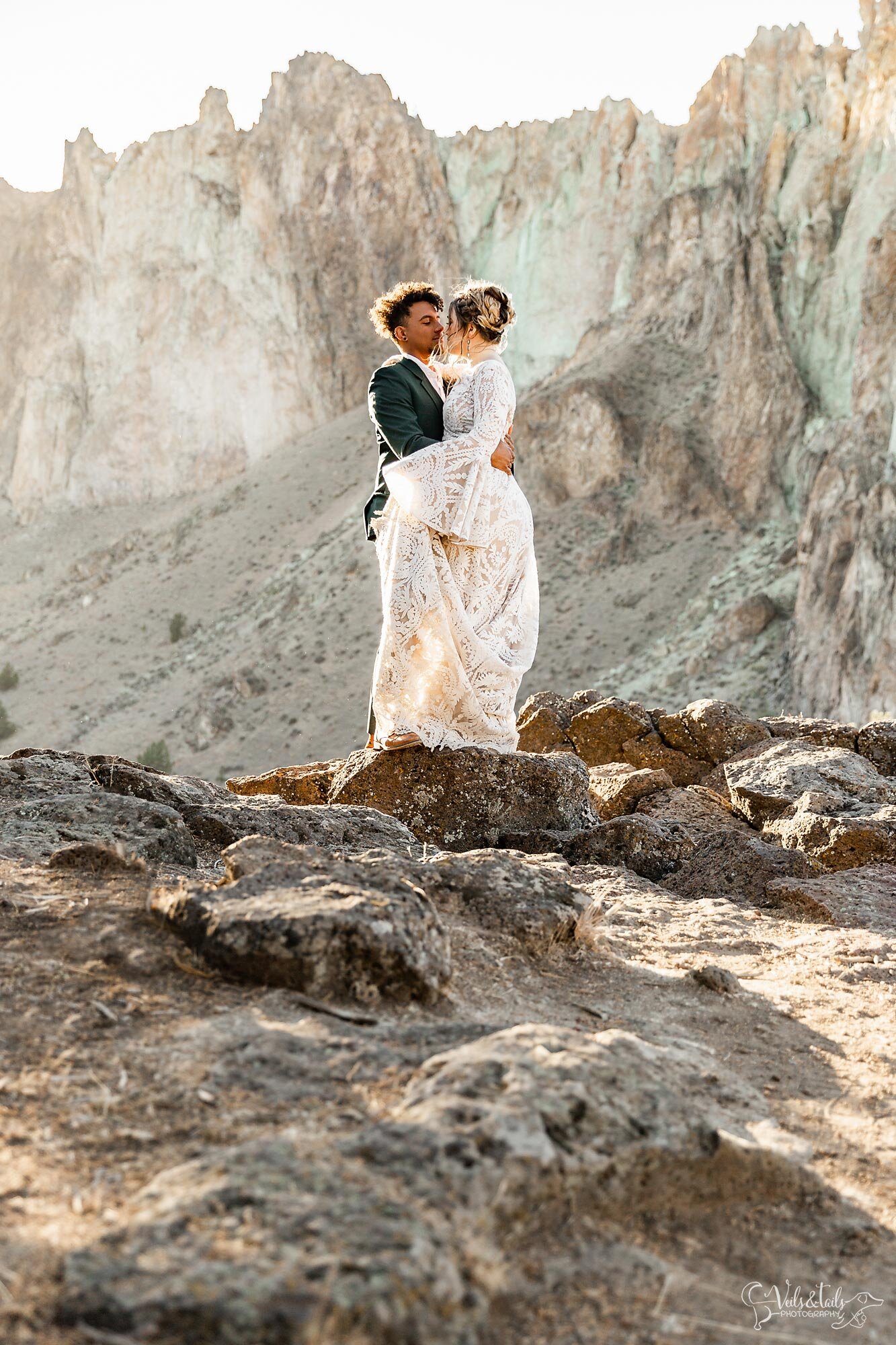 high desert wedding at Smith Rock, Oregon, elopement photography