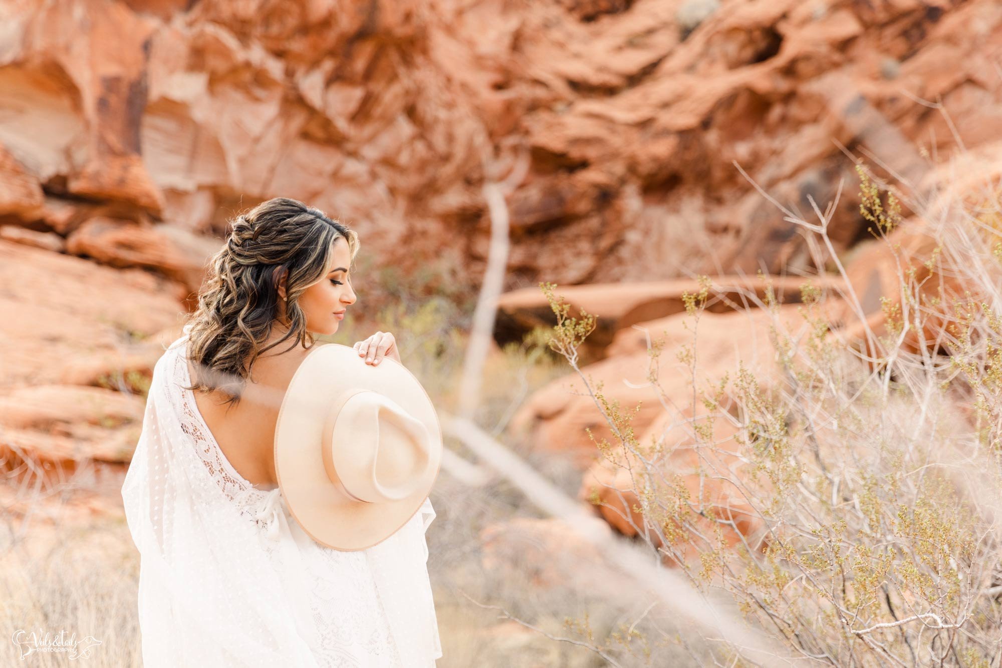 boho wedding style, desert adventure elopement photography Valley of Fire, Nevada