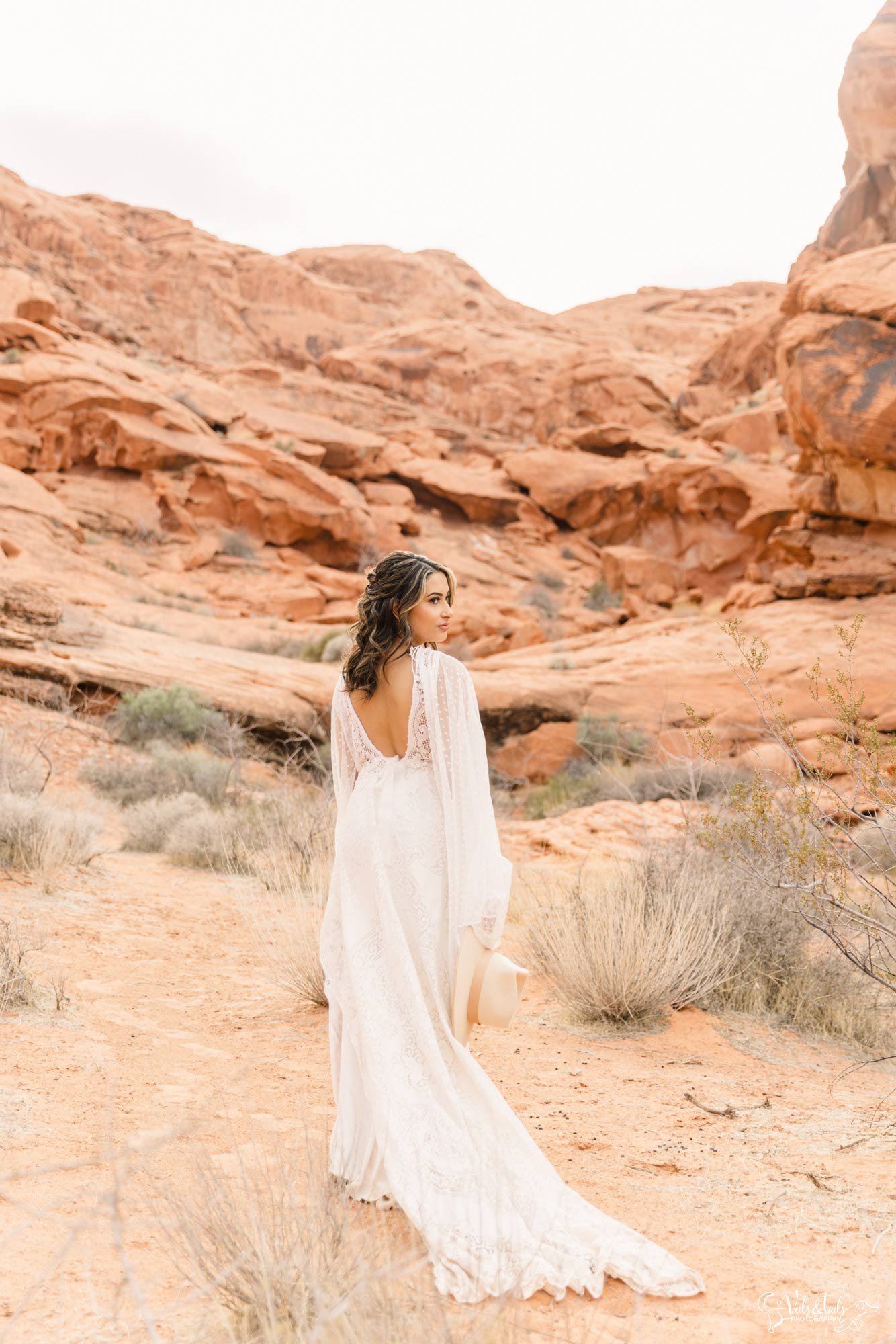 boho wedding style, desert adventure elopement photography Valley of Fire, Nevada