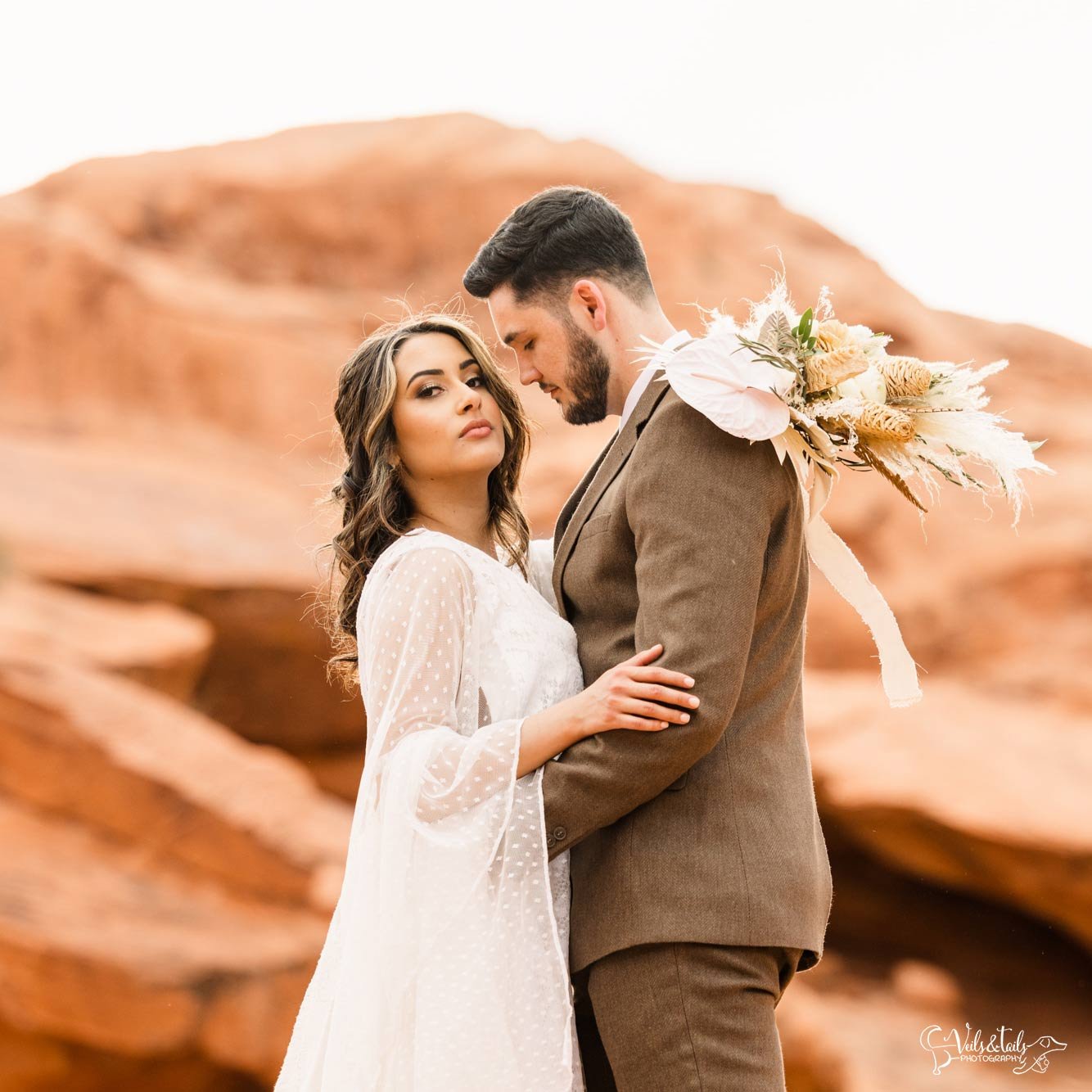 boho wedding style, desert adventure elopement photography Valley of Fire, Nevada