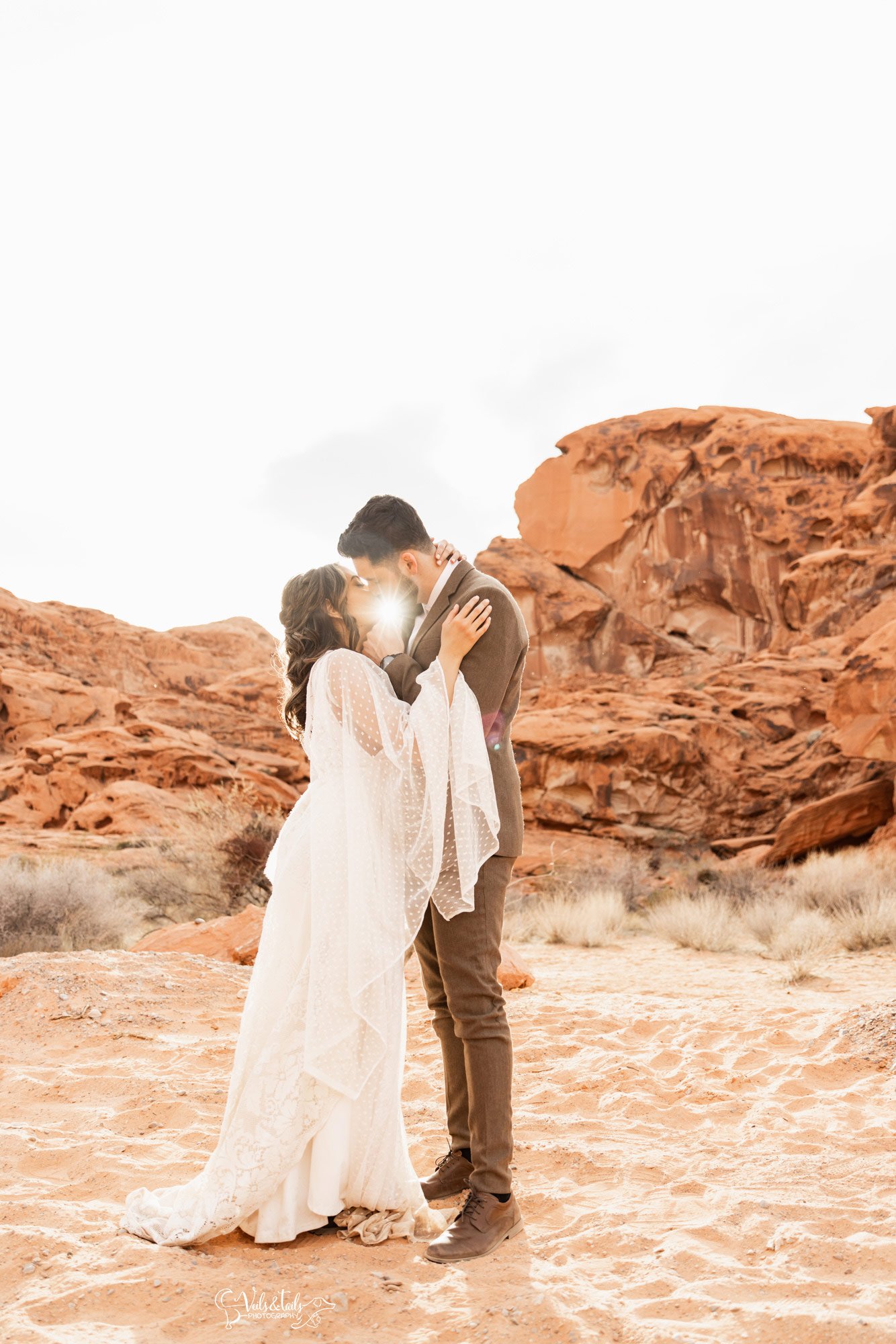 boho wedding style, desert adventure elopement photography Valley of Fire, Nevada