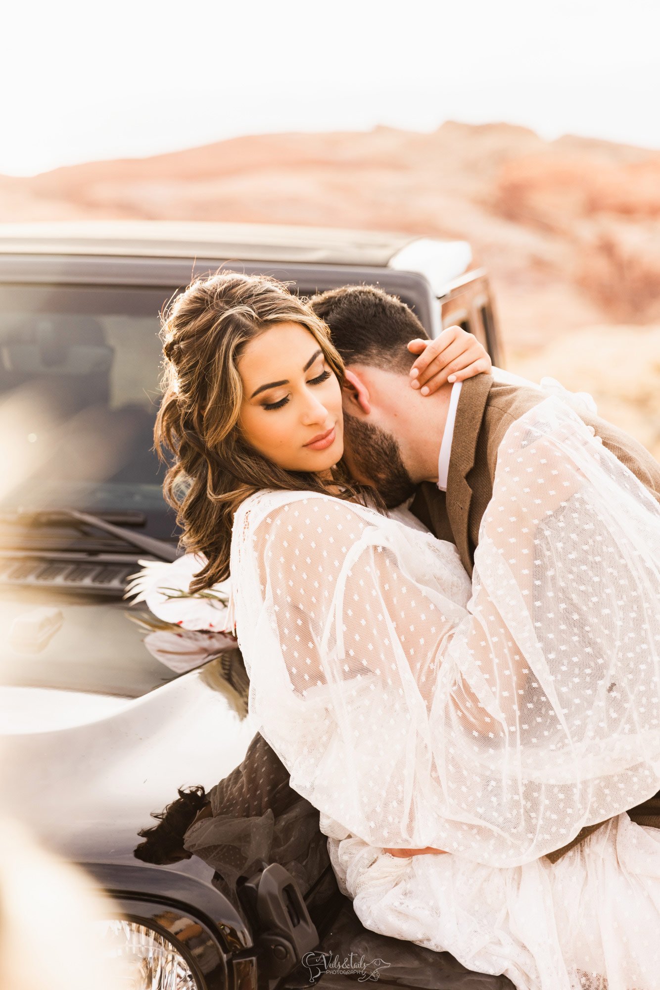 boho wedding style, desert jeep adventure elopement photography Valley of Fire, Nevada